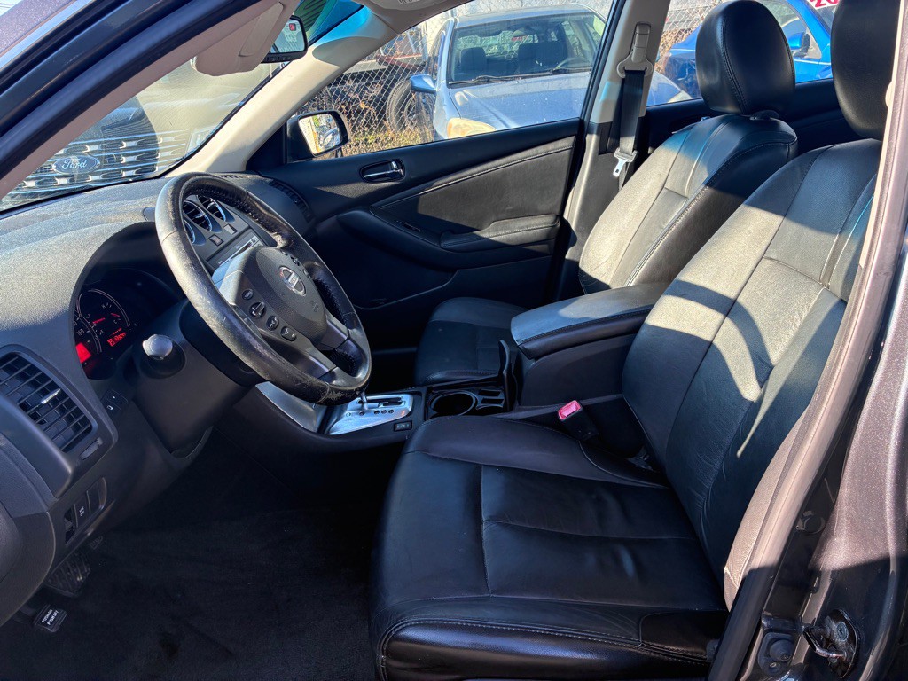 2010 Nissan Altima Image 20