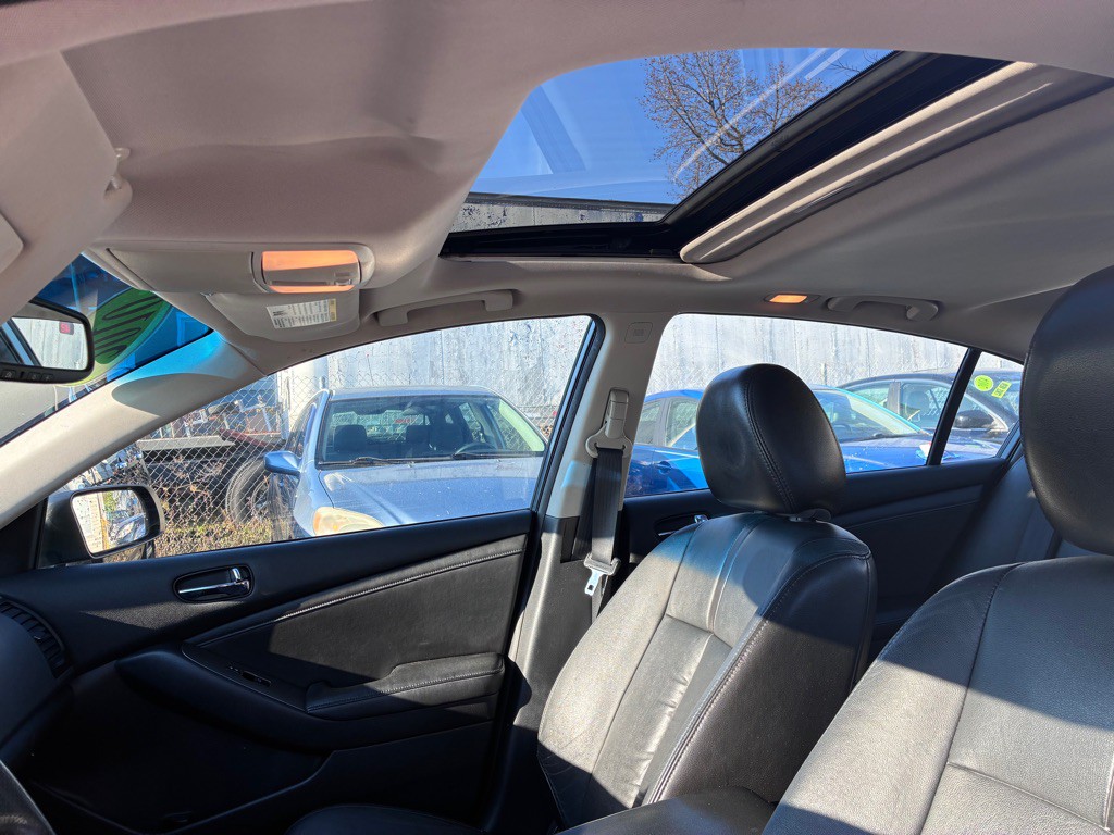 2010 Nissan Altima Image 21