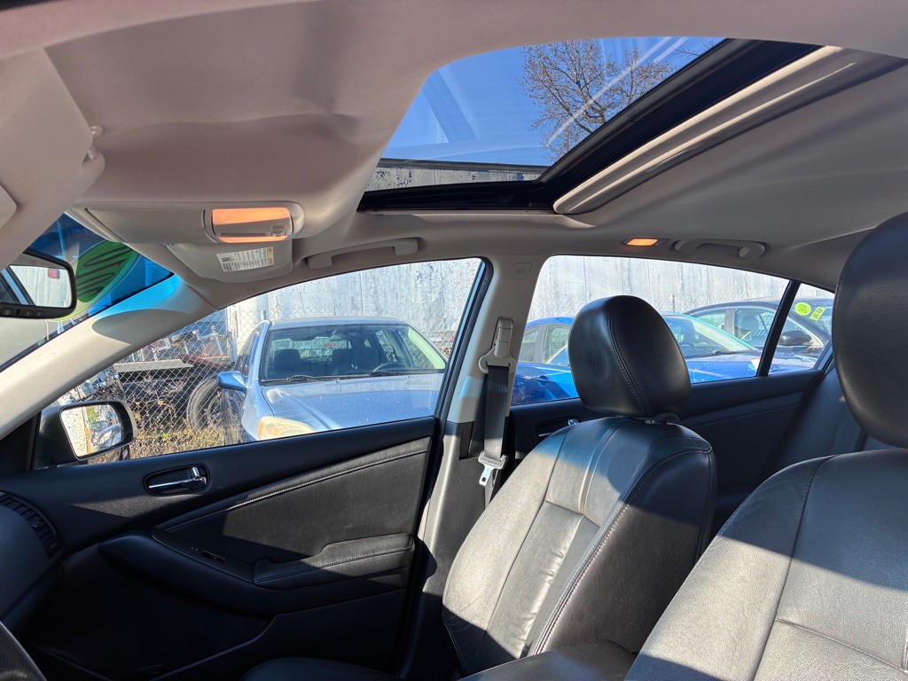 2010 Nissan Altima Image 22