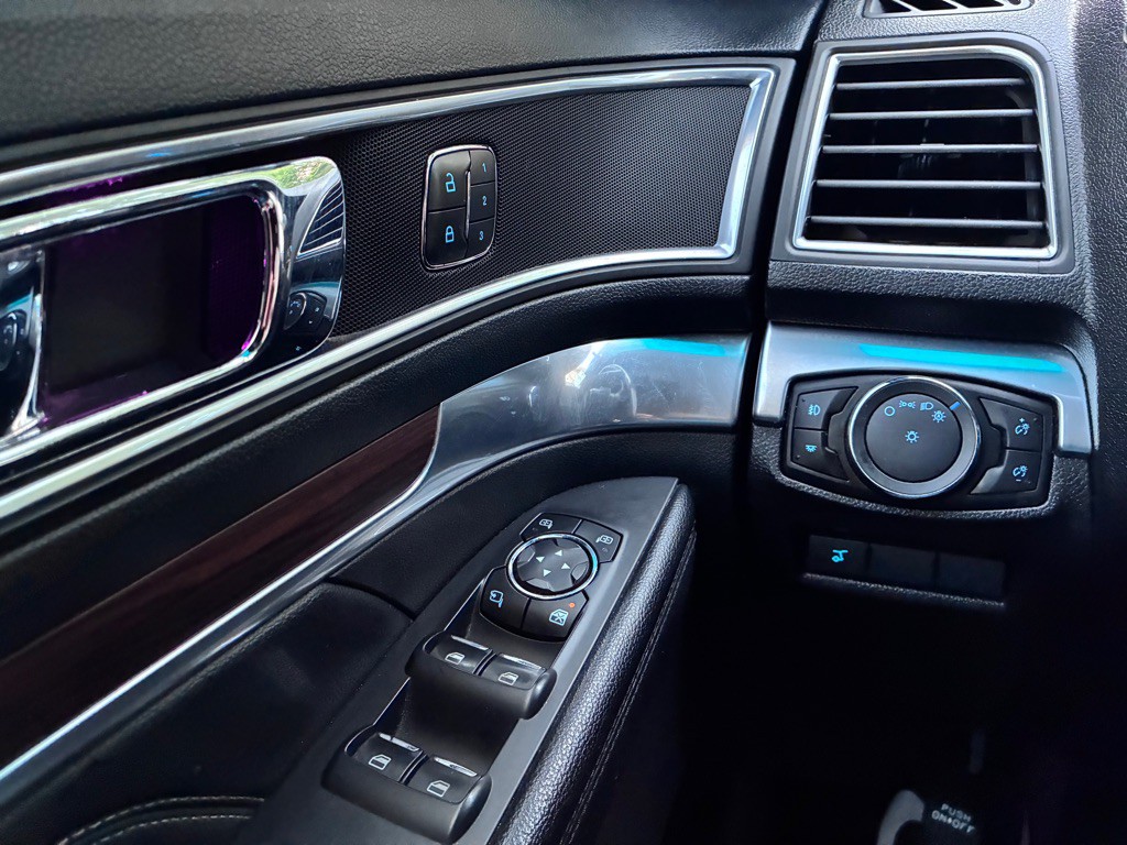 2016 Ford Explorer Image 14