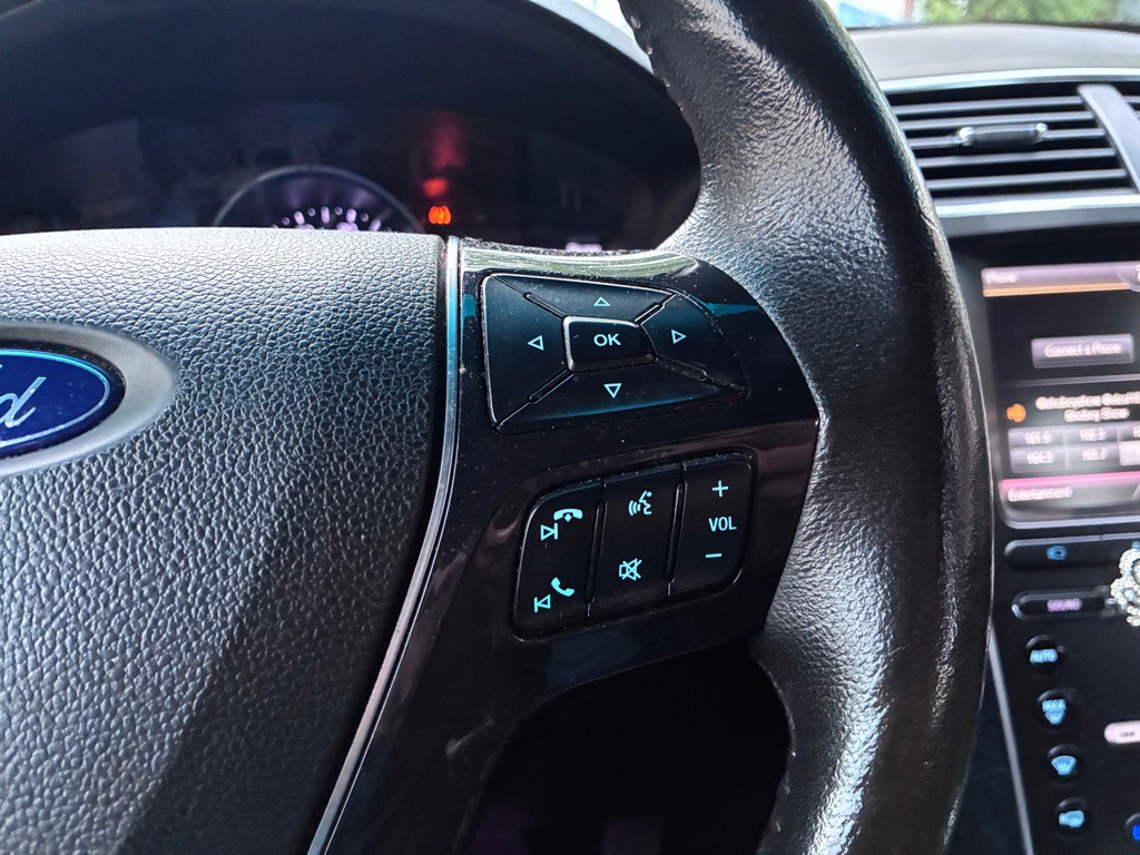 2016 Ford Explorer Image 16