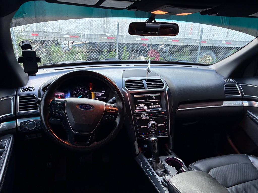 2016 Ford Explorer Image 20