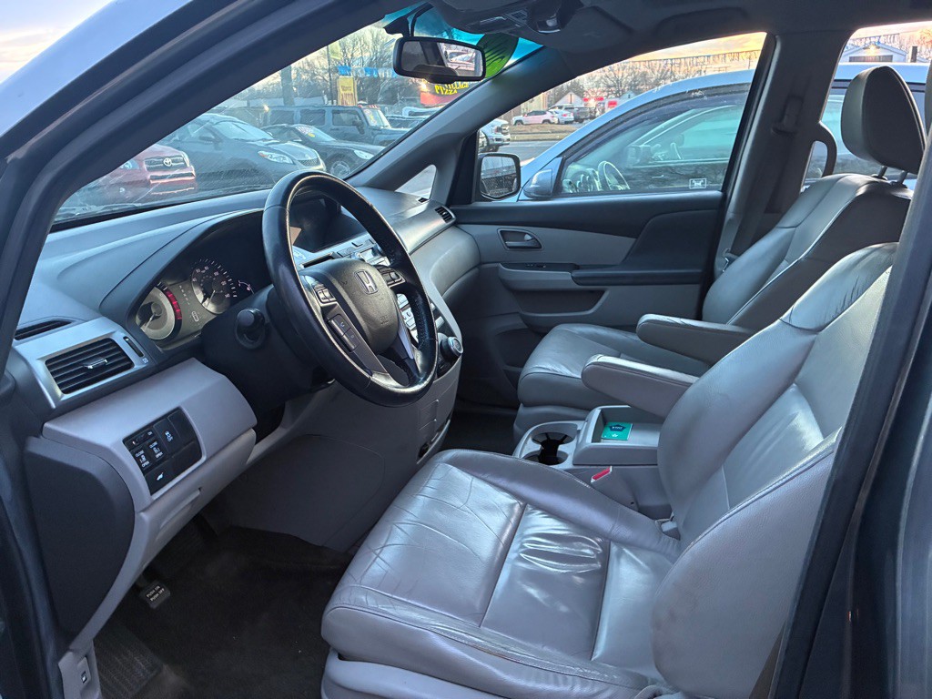 2012 Honda Odyssey Image 4