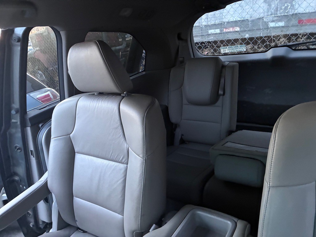 2012 Honda Odyssey Image 6