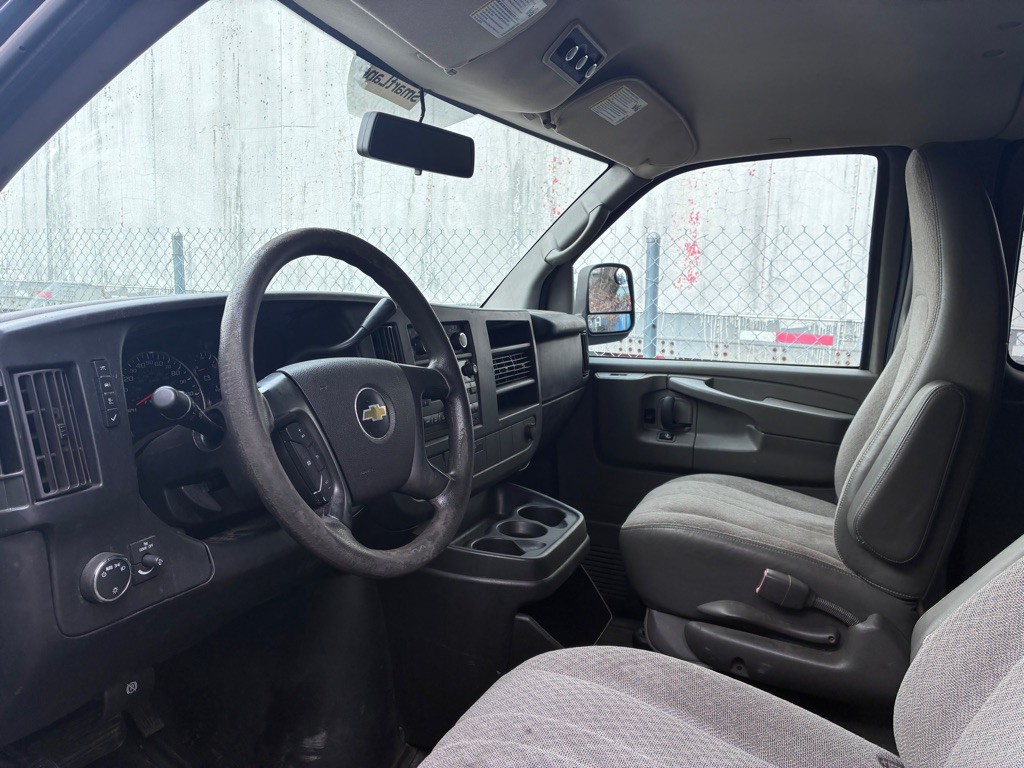 2014 Chevrolet Express Image 4