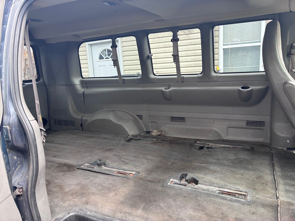 2014 Chevrolet Express Image 8