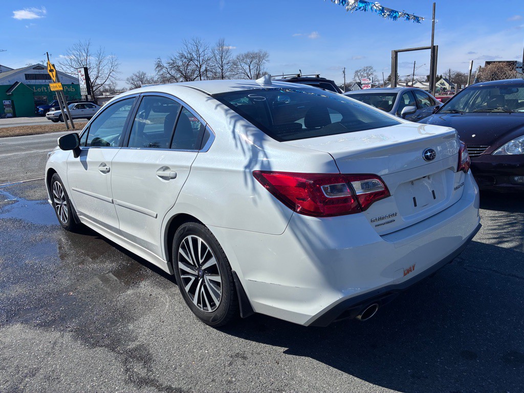 2018 Subaru Legacy Image 5