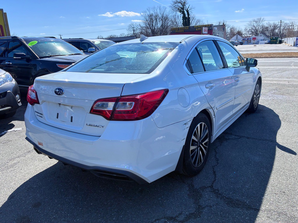 2018 Subaru Legacy Image 7