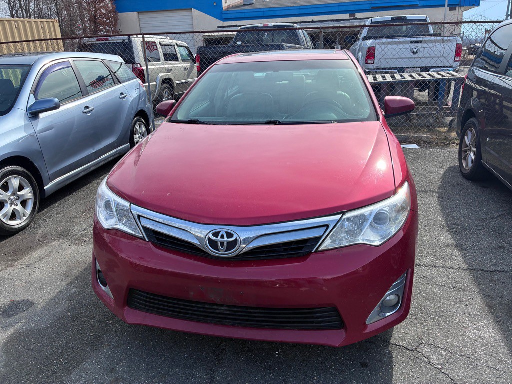 2013 Toyota Camry Image 2