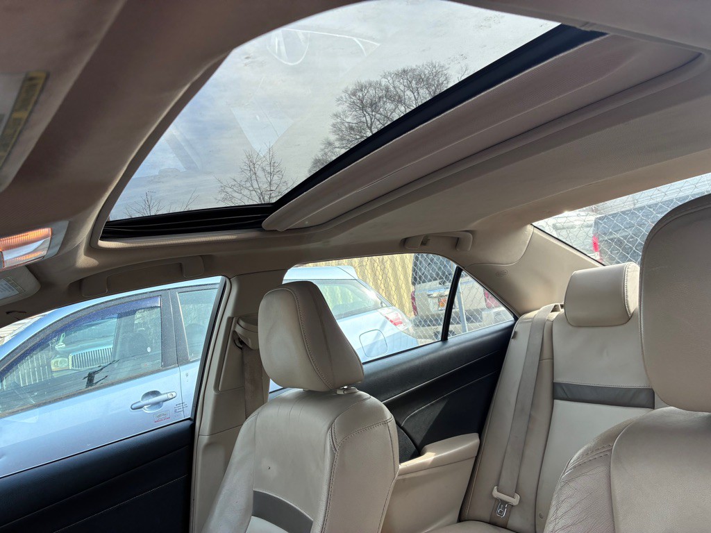 2013 Toyota Camry Image 5