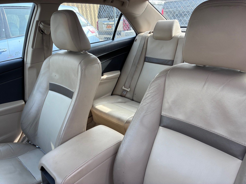 2013 Toyota Camry Image 6