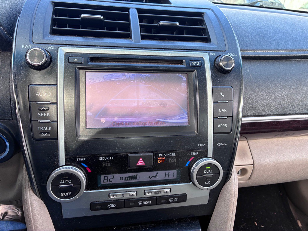 2013 Toyota Camry Image 10