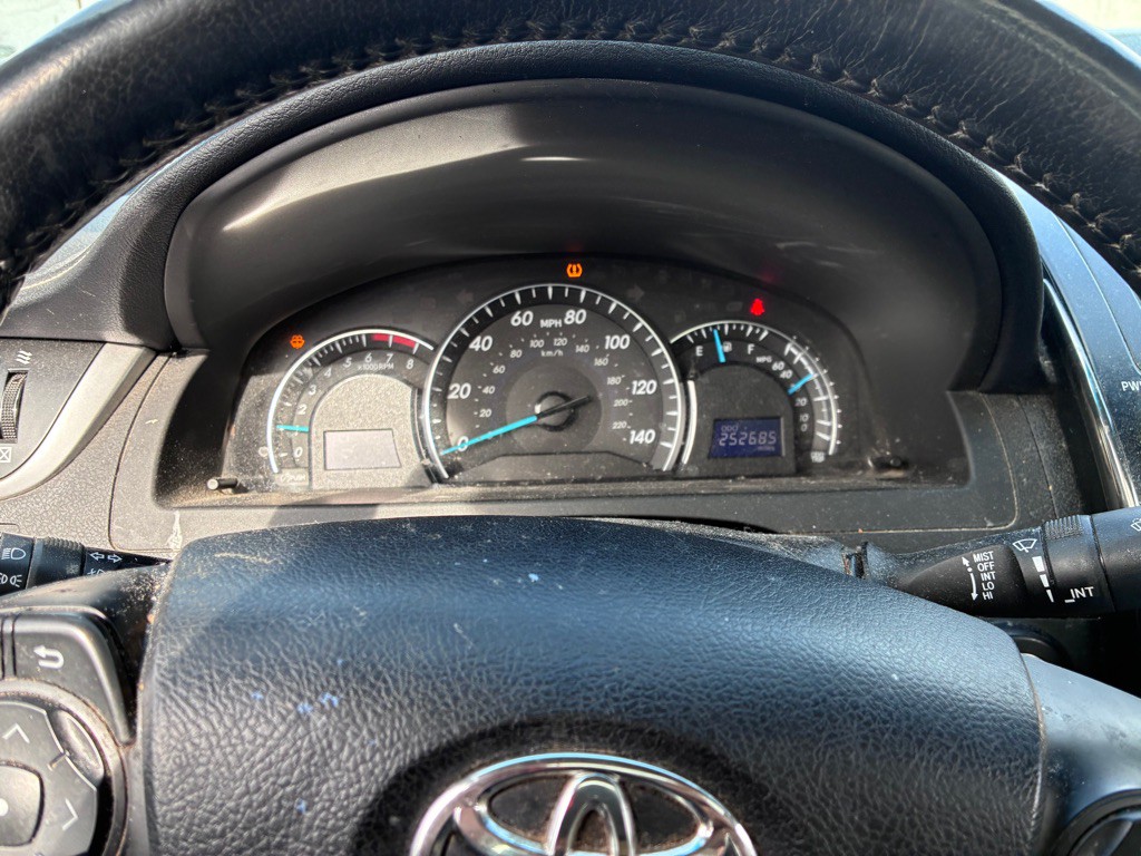 2013 Toyota Camry Image 11