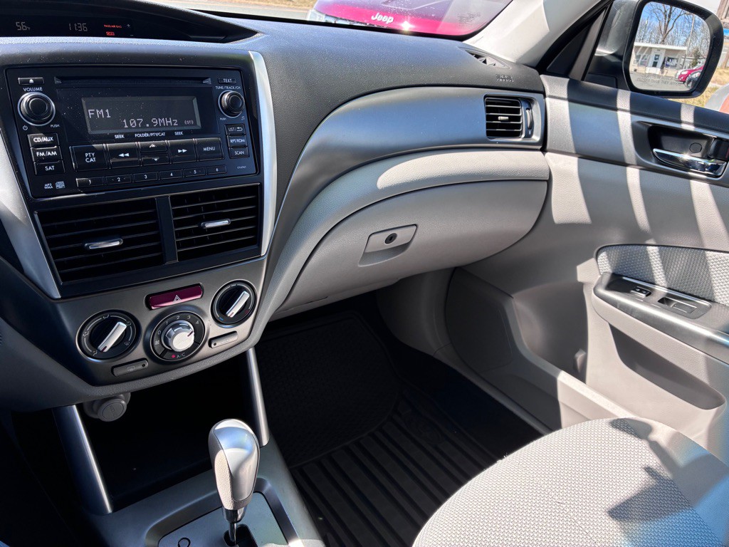 2012 Subaru Forester Image 12