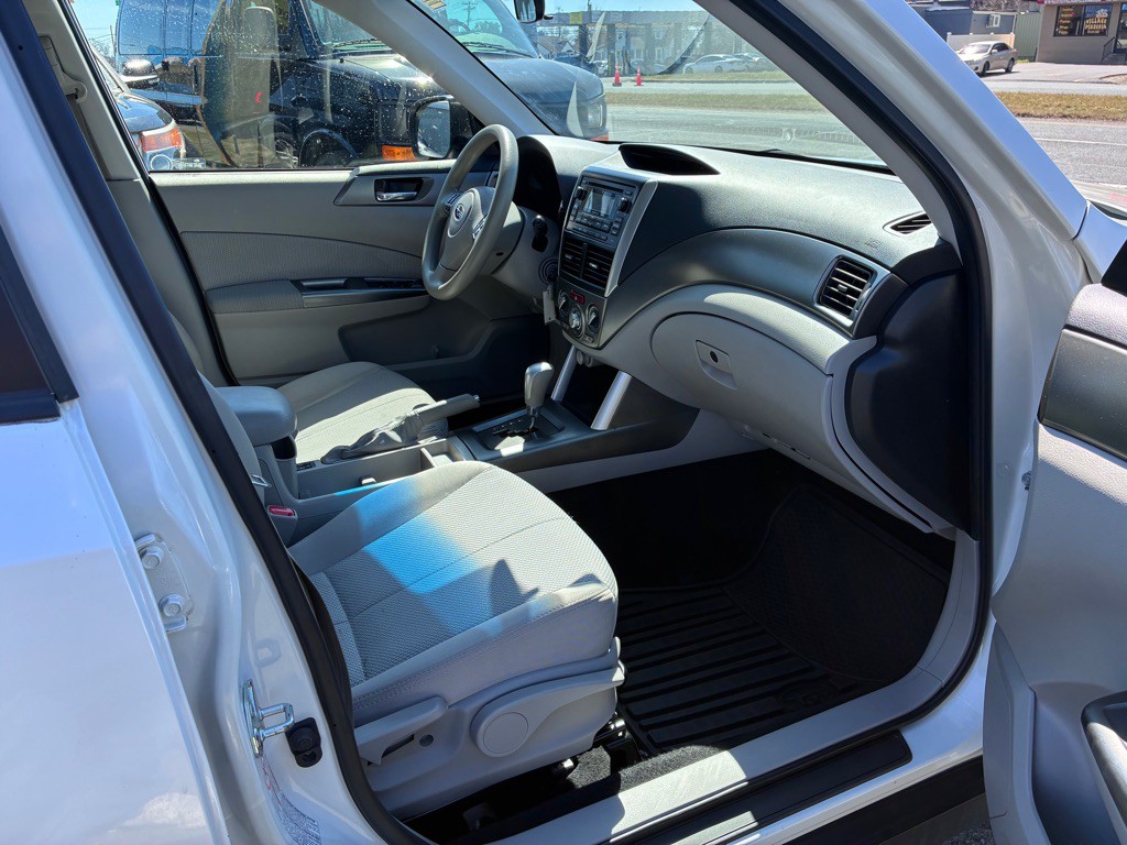 2012 Subaru Forester Image 28