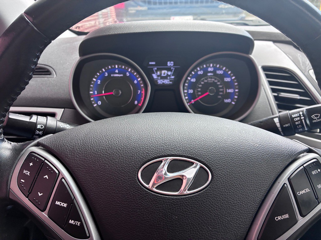 2016 Hyundai Elantra Image 17