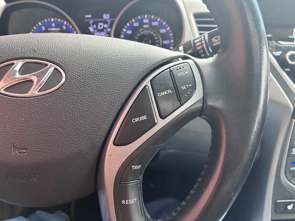 2016 Hyundai Elantra Image 18