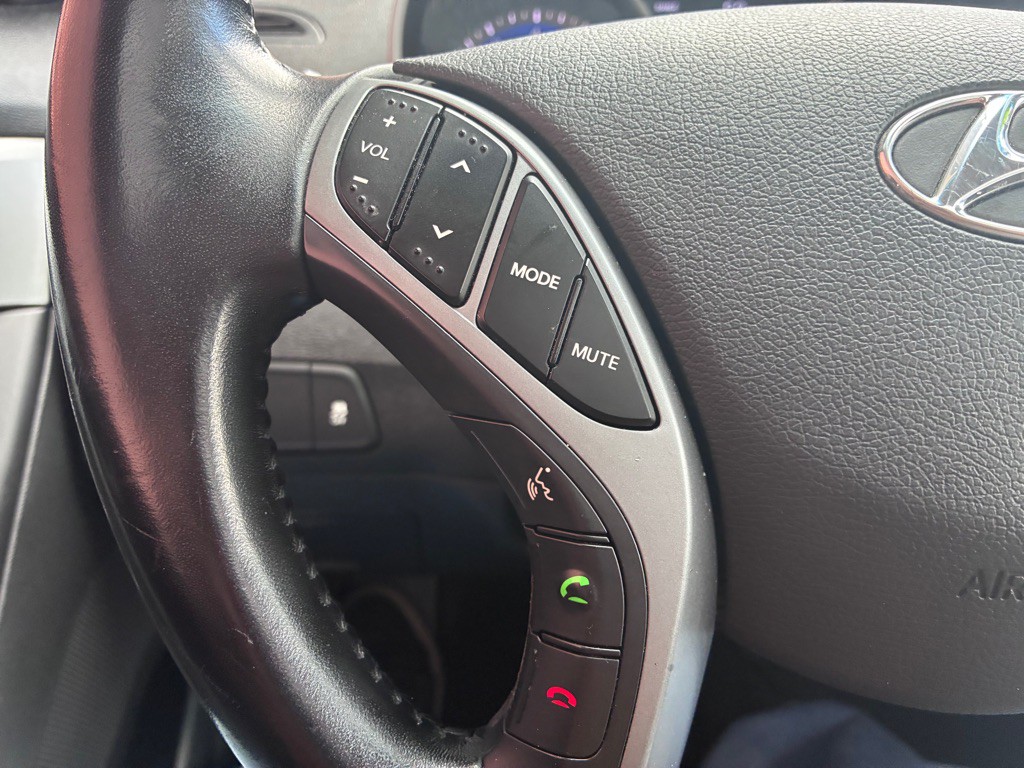 2016 Hyundai Elantra Image 19