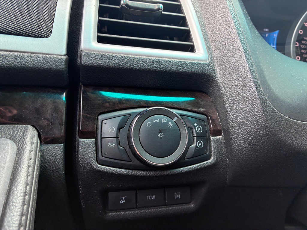 2012 Ford Explorer Image 16