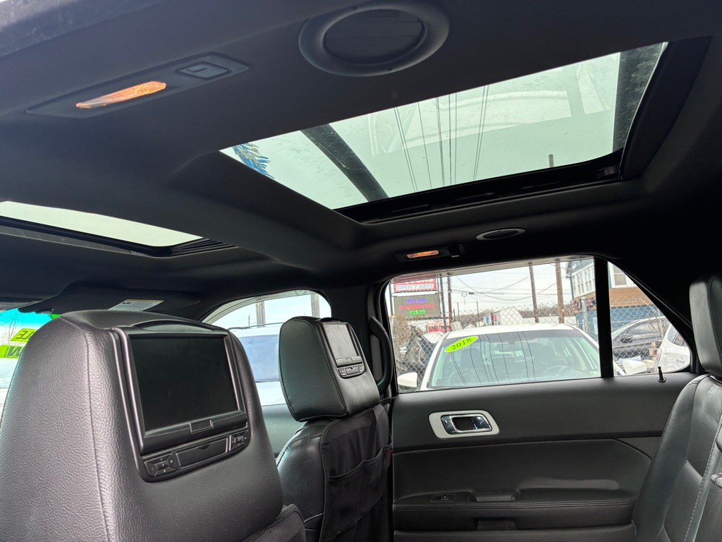 2012 Ford Explorer Image 25