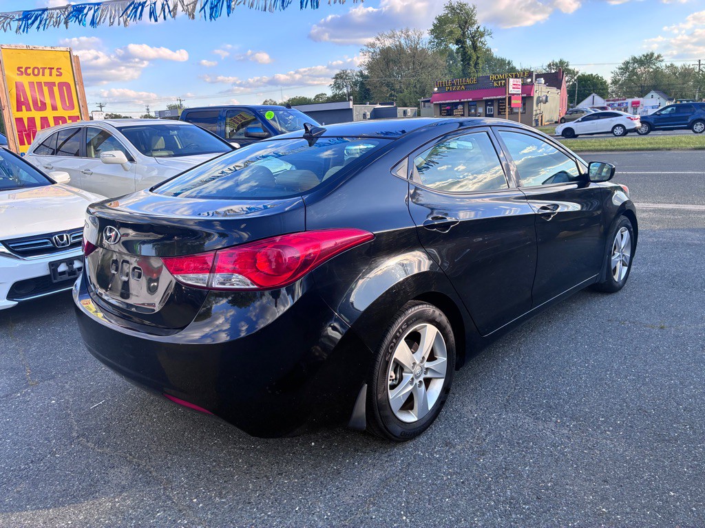 2013 Hyundai Elantra Image 7