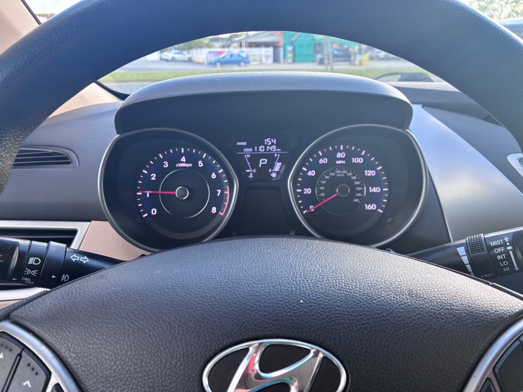 2013 Hyundai Elantra Image 9