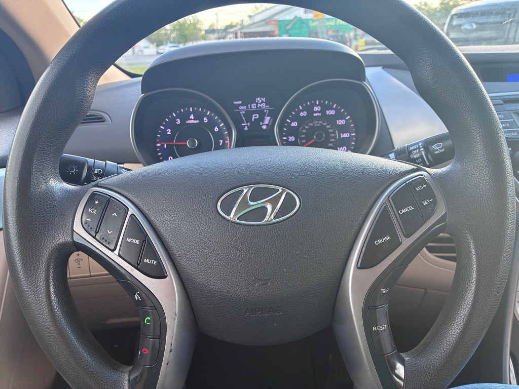 2013 Hyundai Elantra Image 10