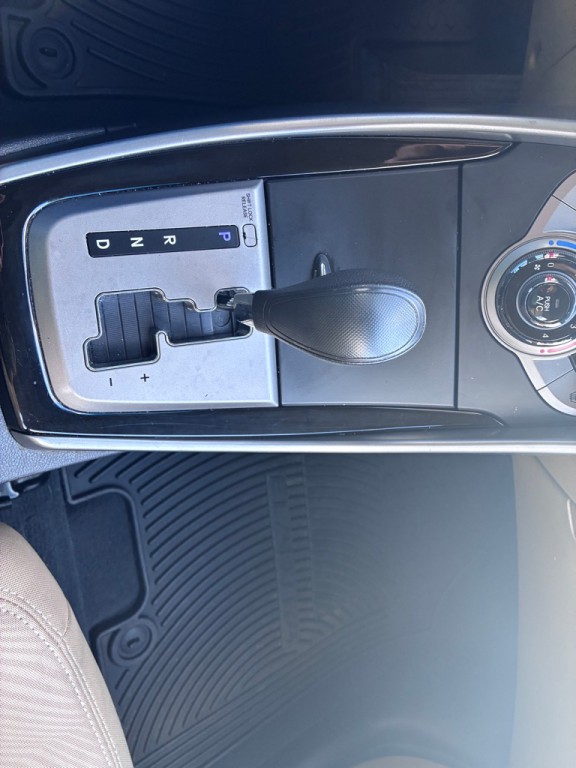 2013 Hyundai Elantra Image 12