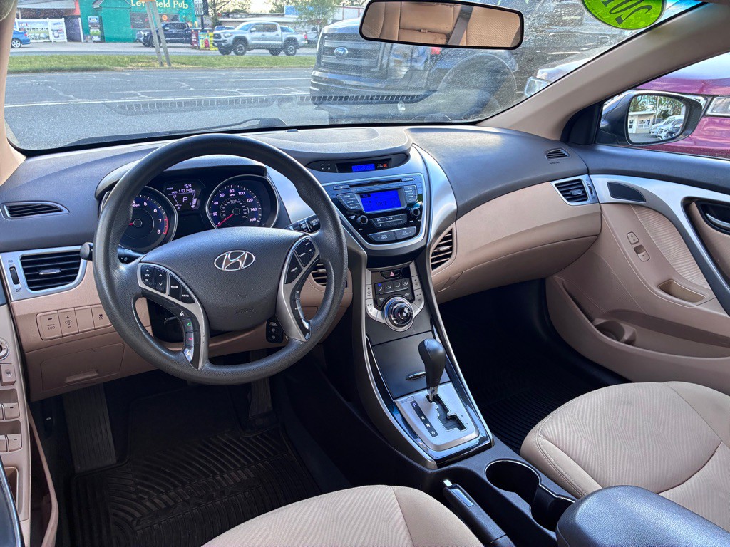 2013 Hyundai Elantra Image 20