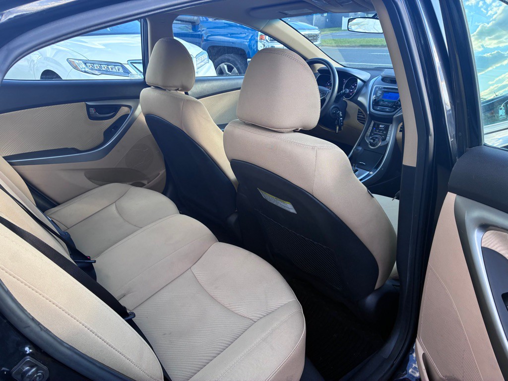 2013 Hyundai Elantra Image 21