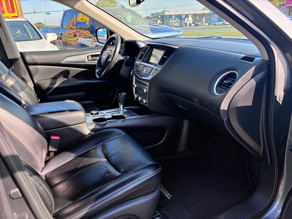 2018 Nissan Pathfinder Image 19