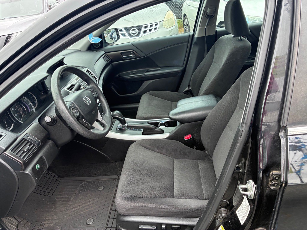2015 Honda Accord Image 18
