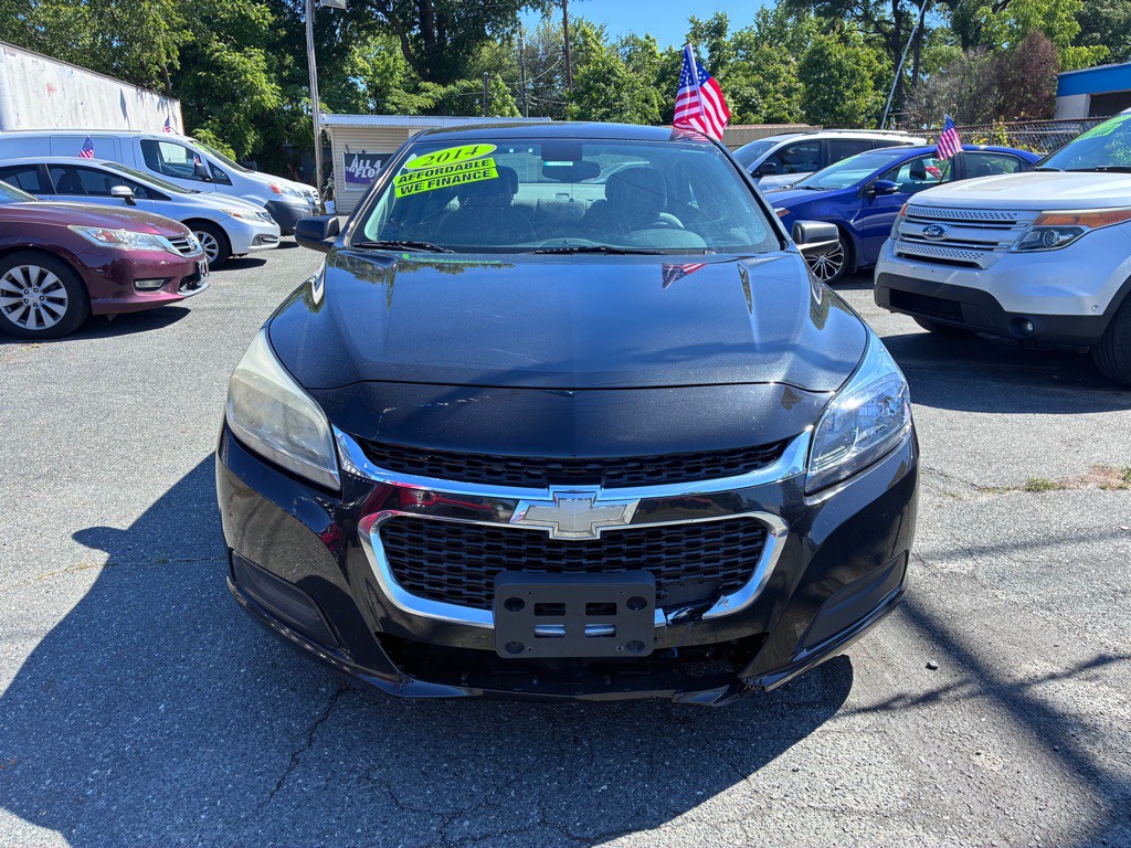 2014 Chevrolet Malibu Image 2