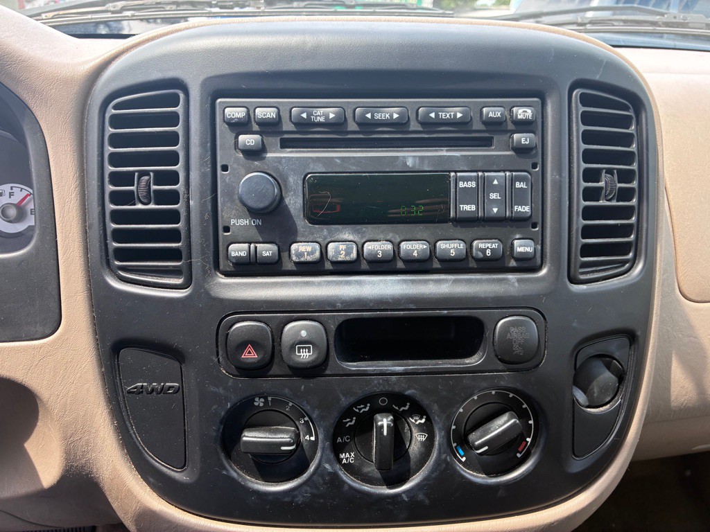 2007 Ford Escape Image 16