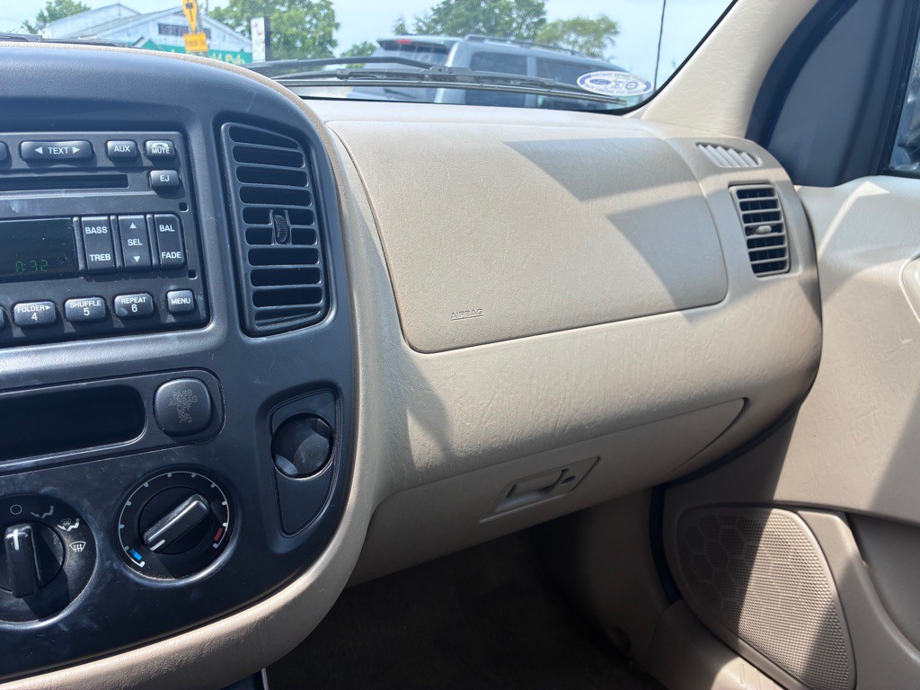 2007 Ford Escape Image 18