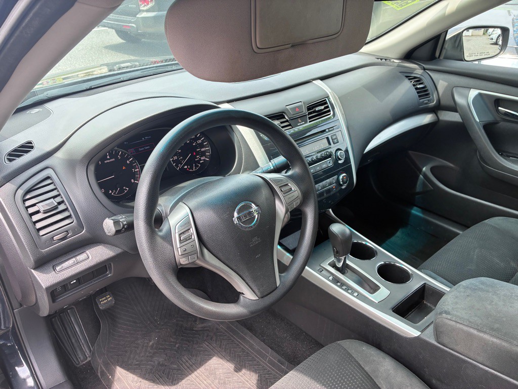 2015 Nissan Altima Image 11