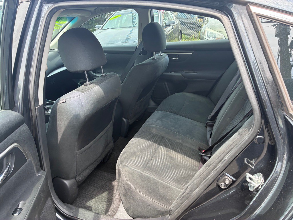 2015 Nissan Altima Image 12
