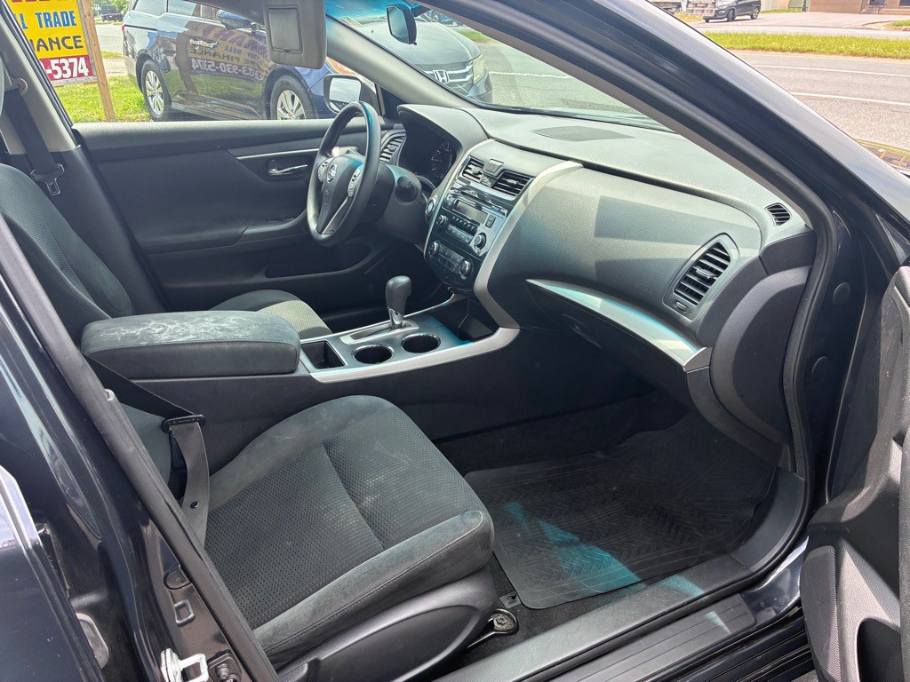 2015 Nissan Altima Image 15