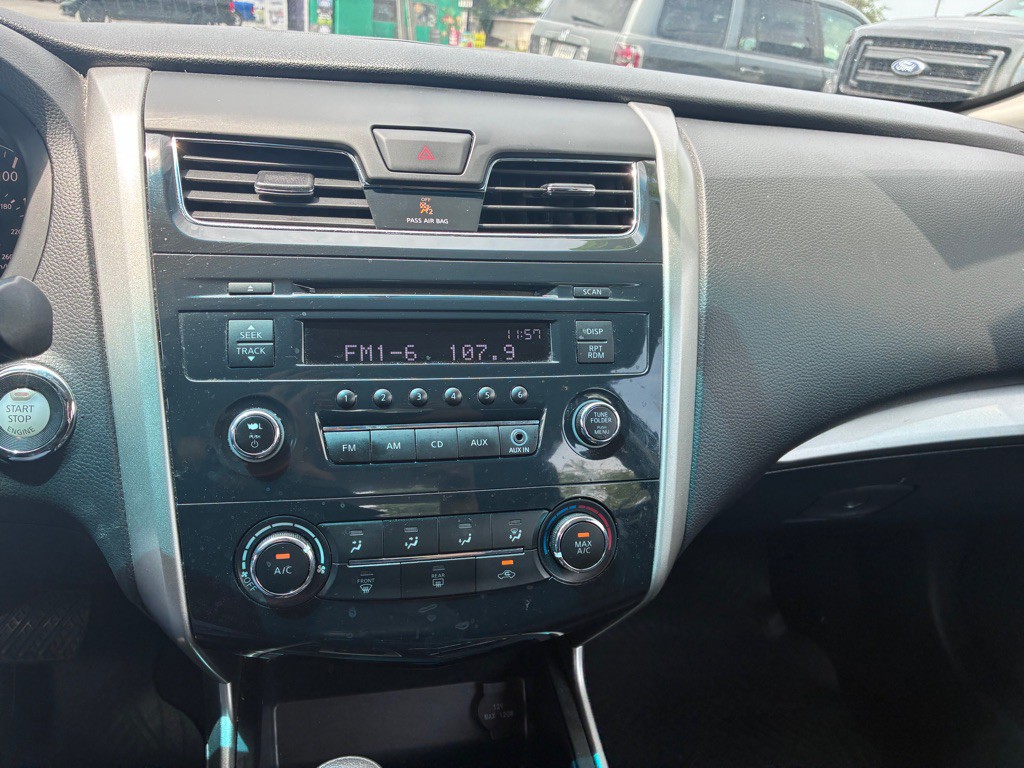 2015 Nissan Altima Image 19