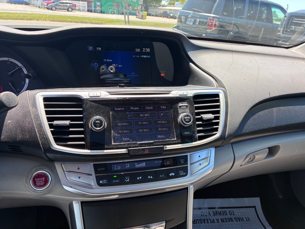 2015 Honda Accord Image 9
