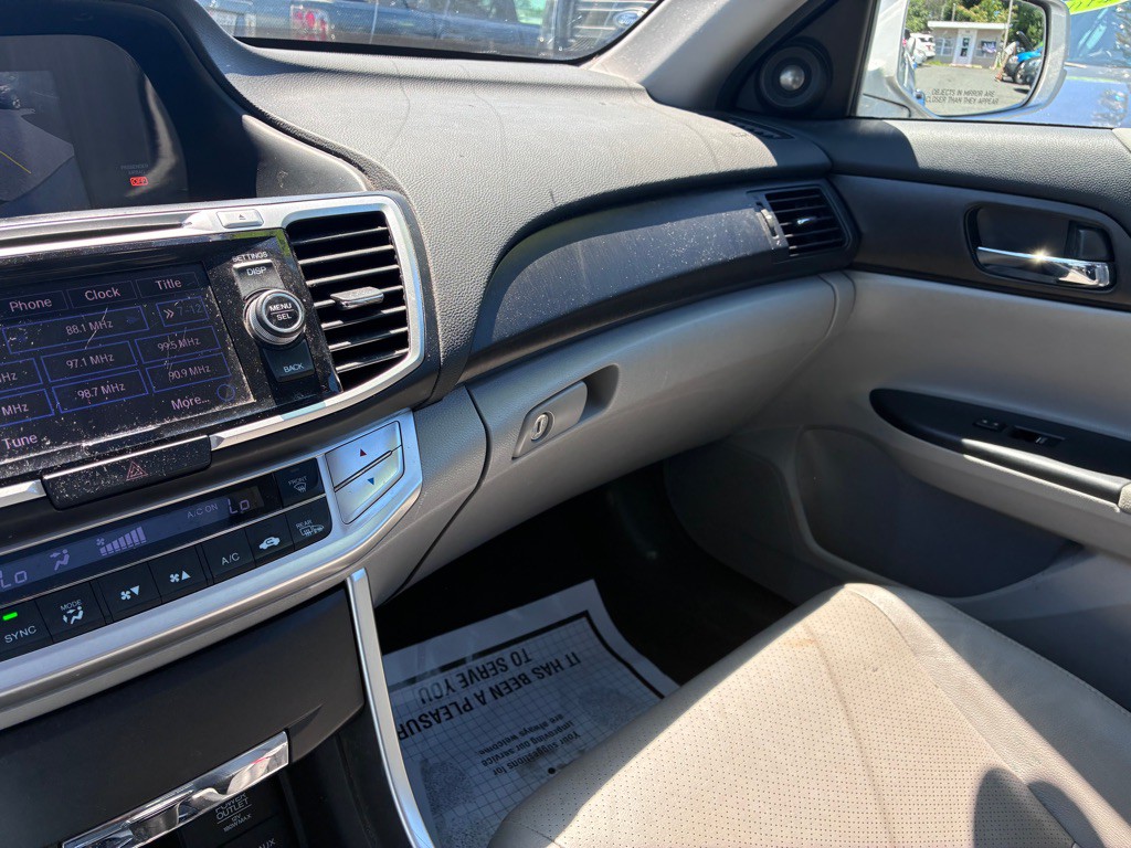 2015 Honda Accord Image 11