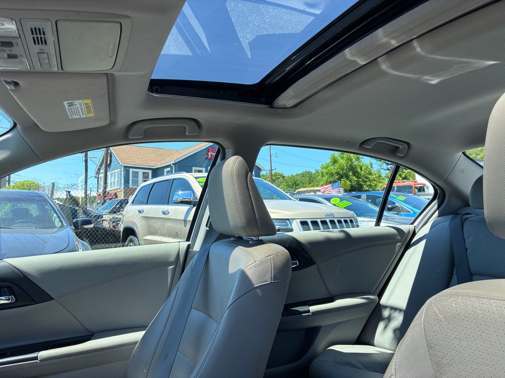 2015 Honda Accord Image 15