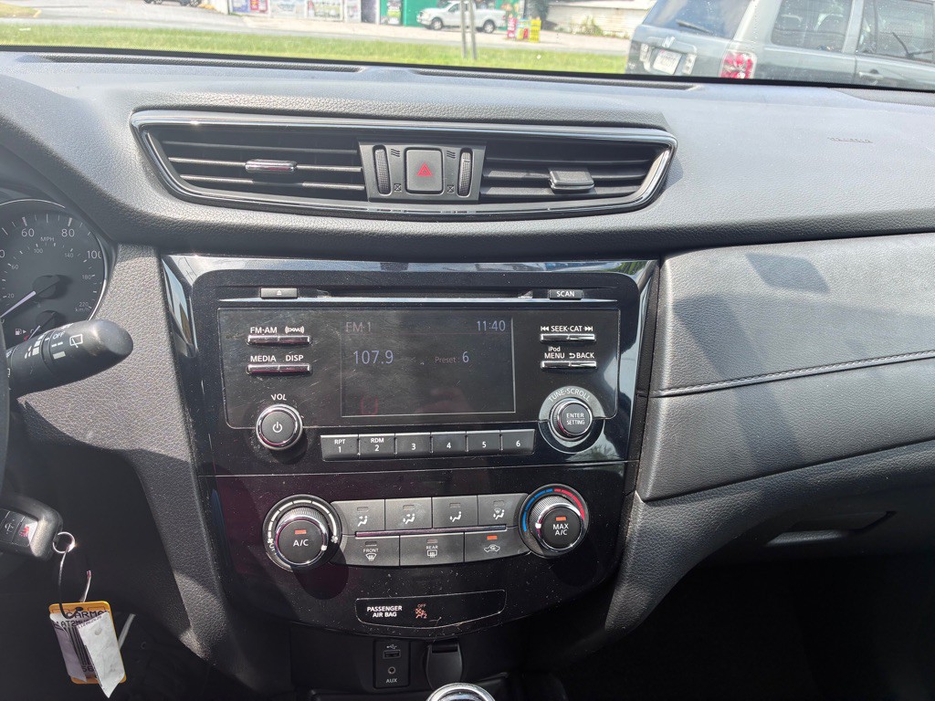2017 Nissan Rogue Image 14