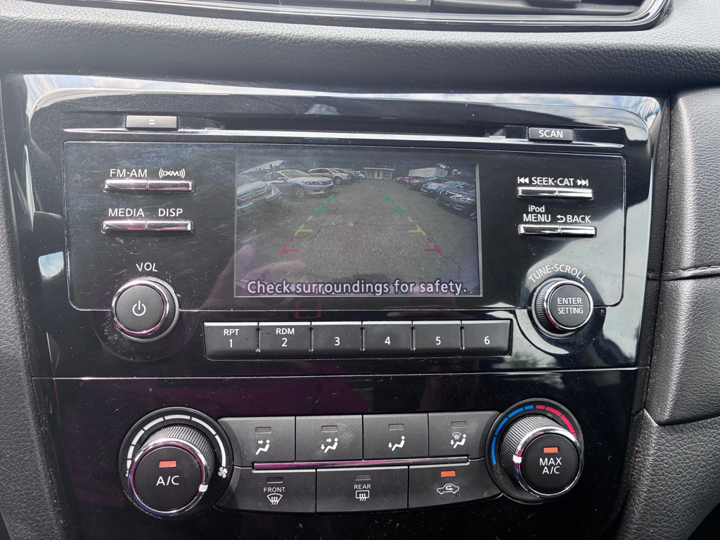 2017 Nissan Rogue Image 16