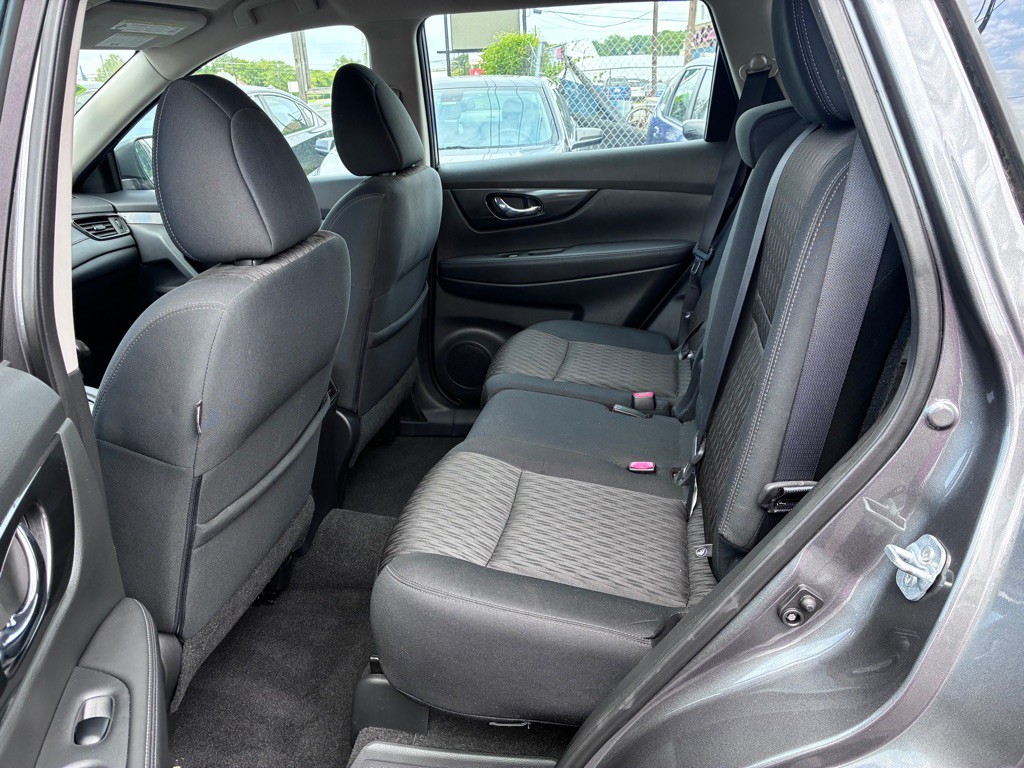 2017 Nissan Rogue Image 24