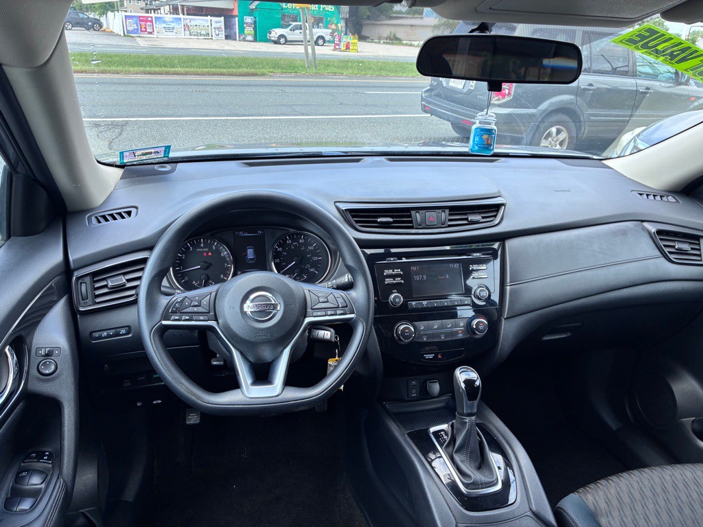 2017 Nissan Rogue Image 25