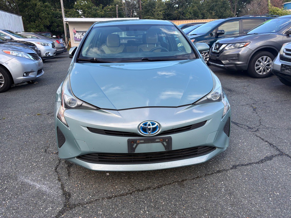 2016 Toyota Prius Image 2