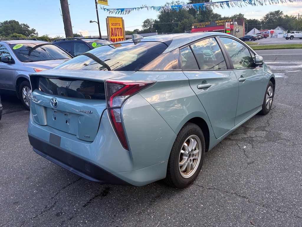 2016 Toyota Prius Image 7