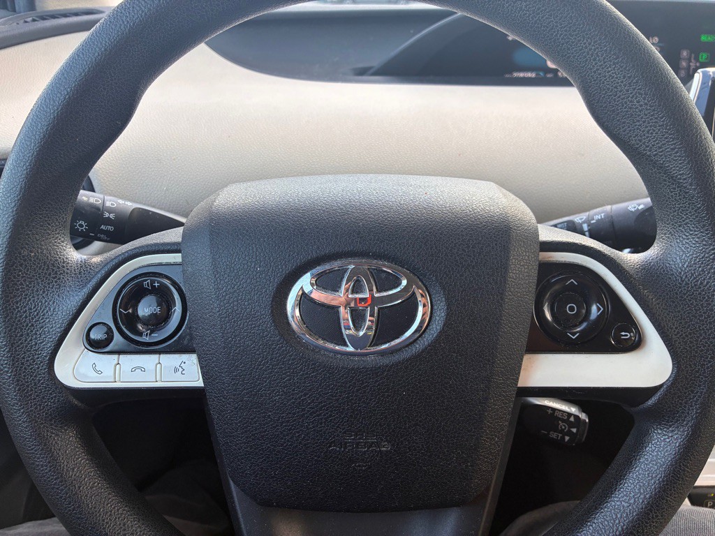 2016 Toyota Prius Image 8