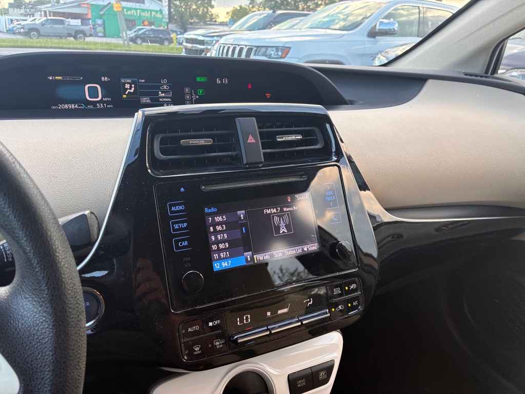 2016 Toyota Prius Image 10
